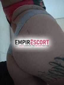 gatinha tatuada