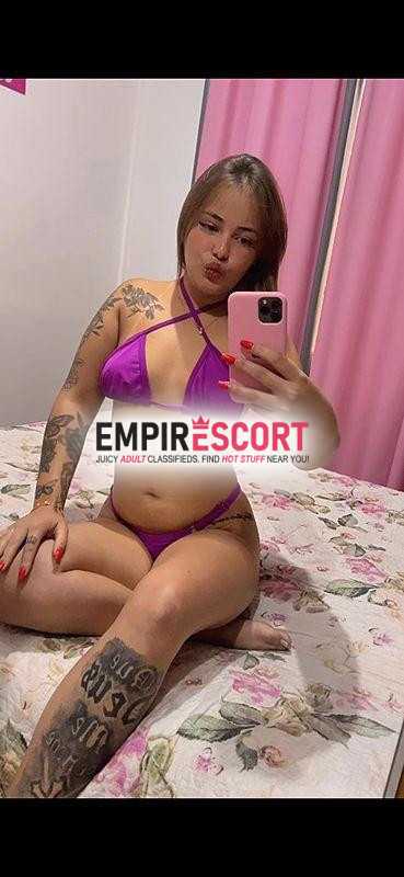 loirinha tatuada primeira vez na cidade