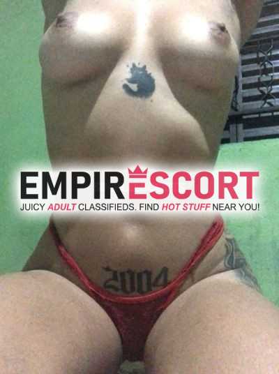 emilly vem ter seu pau apertado por essa bpcetinha de outro mundo.