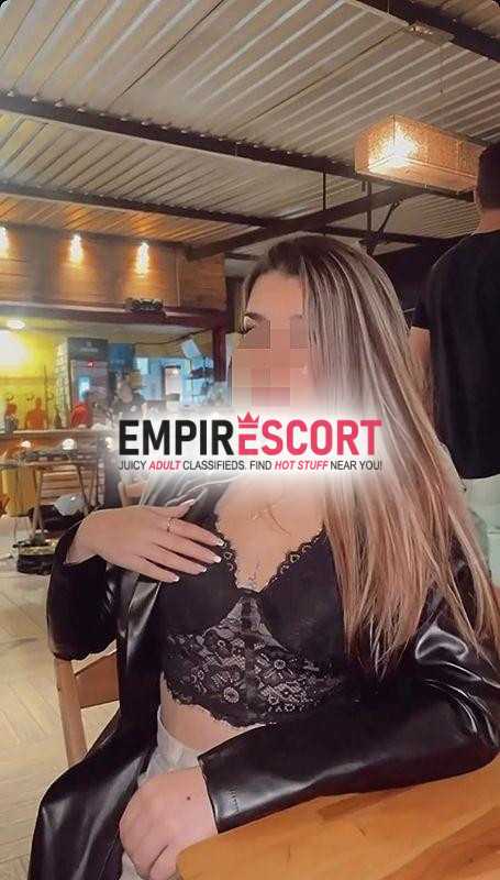 sabrina domiciliar universitária cheia de tesão