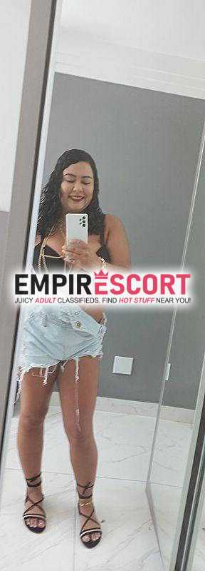 aline gata toda natural com seios enormes