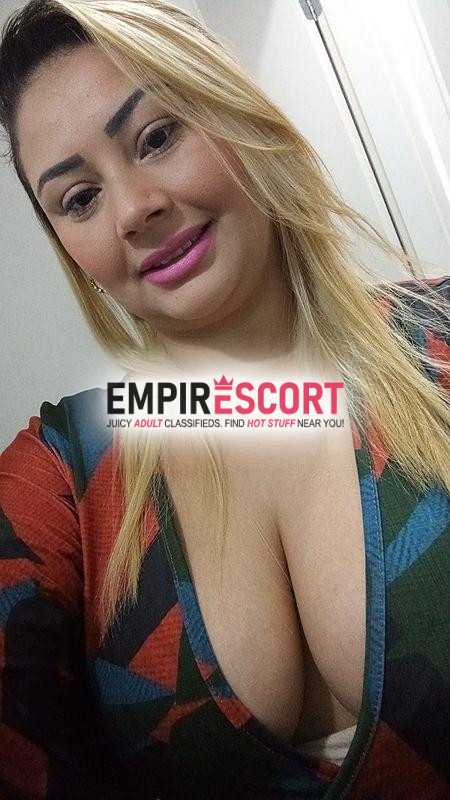 loira com belas curvas recém chegada na cidade