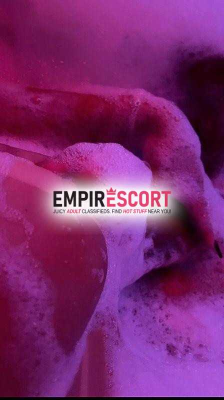 morena sensual de luxo
tenho amiga para menage eu e outra mulher juntas bem gostosa