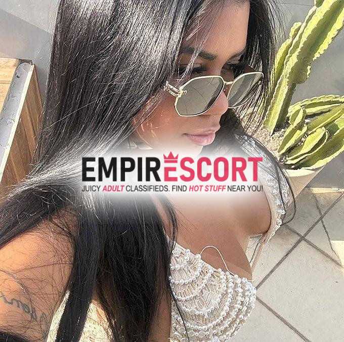 uma linda morena acompanhante de luxo estilo namoradinha