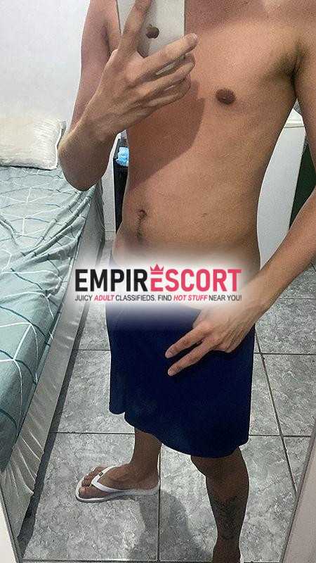 léo mlk de 19 anos afim de te satisfazer 19cm🍆de pau pé 41👣