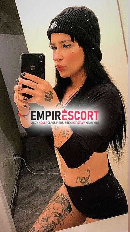 alice nifetinha tatuada primeira vez na cidade