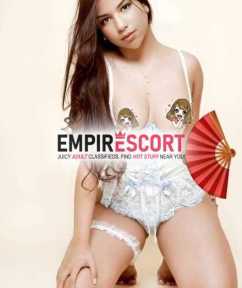 esmeralda linda de rosto e corpo