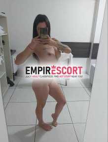 branquinha tatuada magrinha