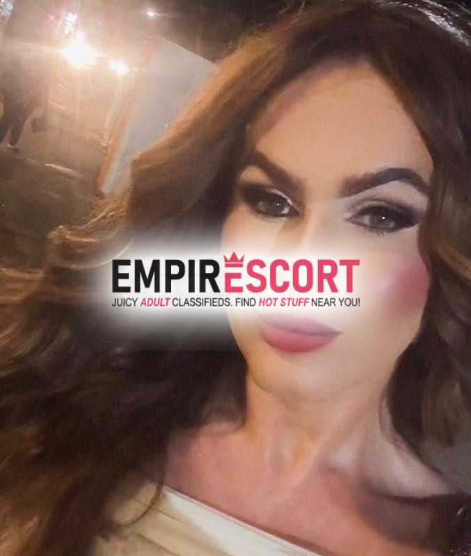 trans branquinha tatuada