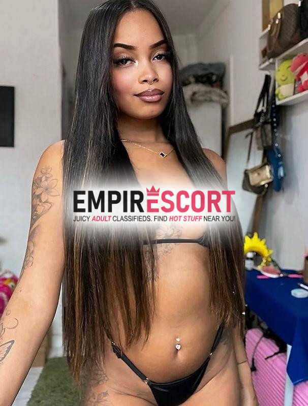 morena toda natural recém chegada na cidade