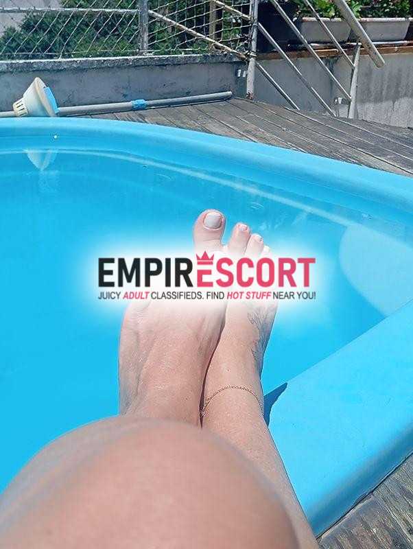 loira alta cheia de curvas e bumbum gg