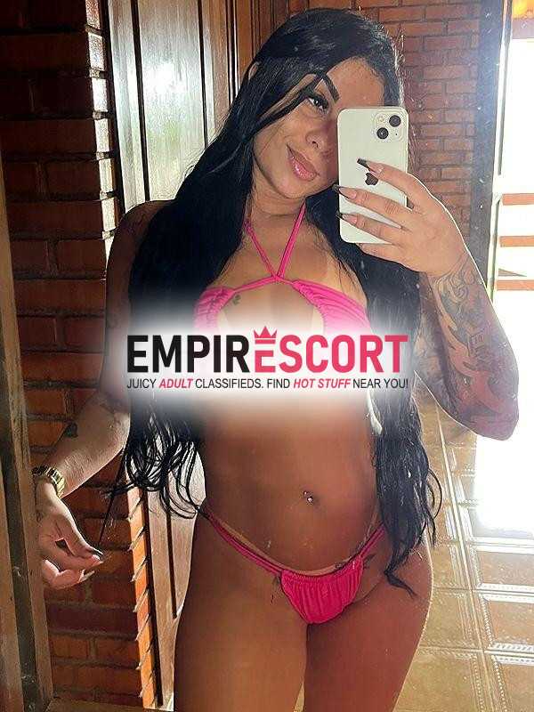 emillyzinha tatuada com local