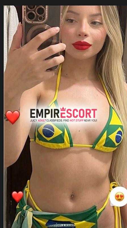 me chamo julia baixinha do cabelão. estilo namoradinha safada e carinhosa