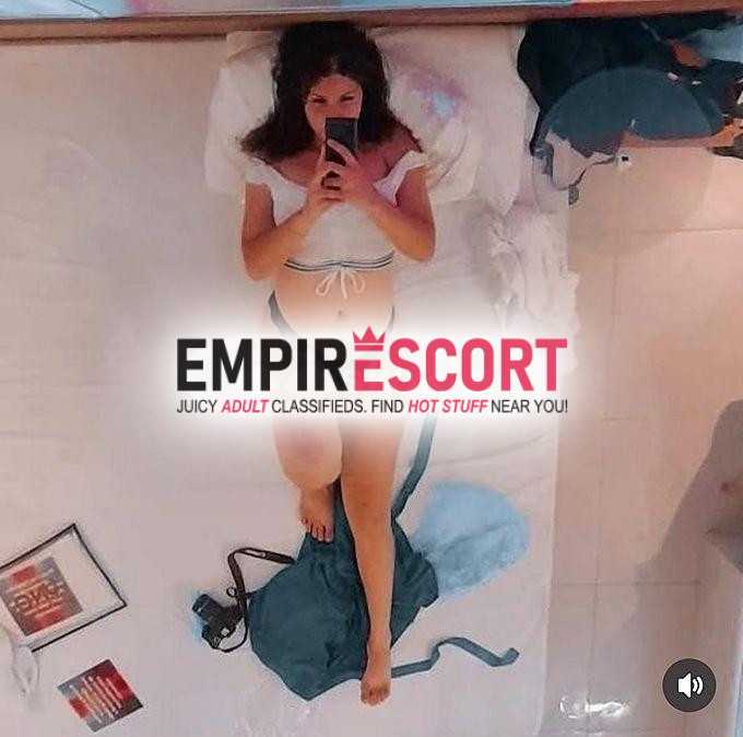 a branquinha tatuada que vai te enlouquecer