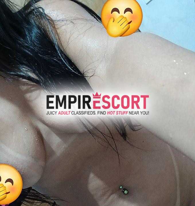 larissa bucerta apertadinha.
