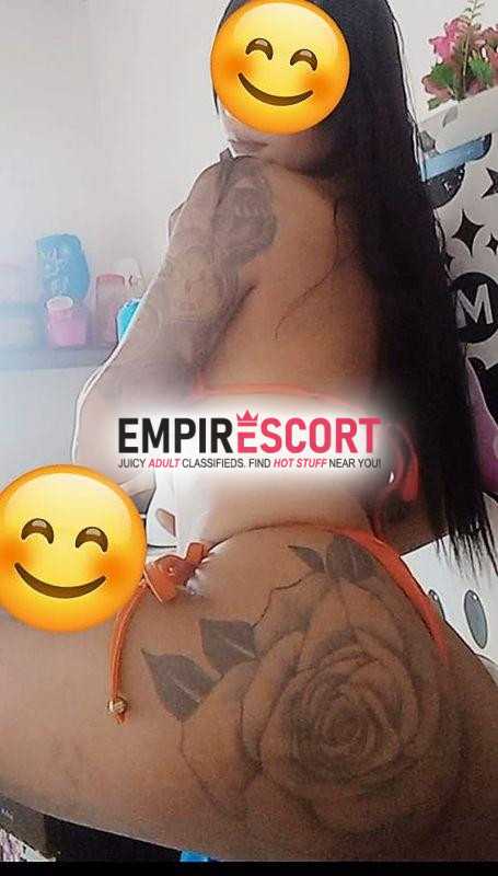 magrinha tatuada com local
