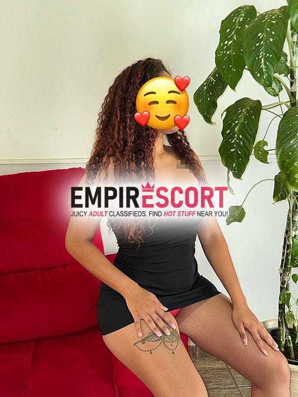 ana morena cacheada no estilo namoradinha e apaixonante. completinha