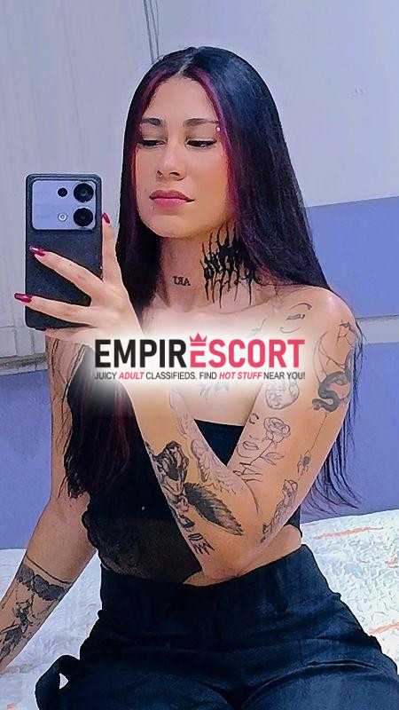 julia tatuada