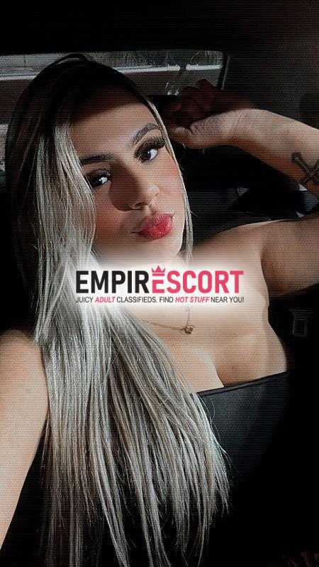 loira baixinha na cidade
