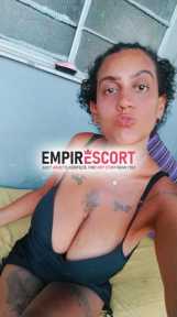 sou morena tatuada adoro realizar fetiches sou sem frescuras venham me conhecer