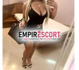loira seios grandes com invenção de papéis vÍdeo chamada picante