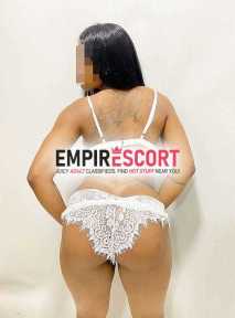 eva croft recém chegada em curta temporada com local discreto