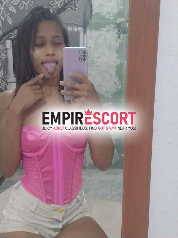 novinha branquinha e magrinha estilo namoradinha