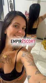 julia baixa tattoada