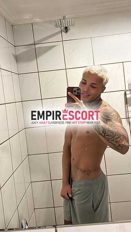 novinho tatuado disponível 
novo na cidade 😈