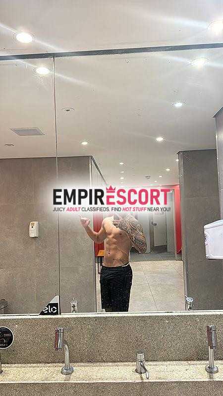 novinho tatuado disponível 
novo na cidade 😈