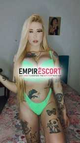 loira branquinha tatuada