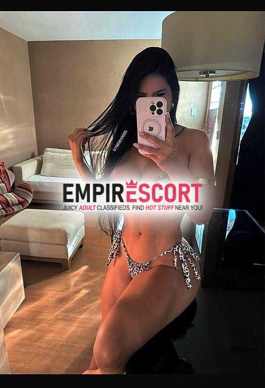 linda sensual meiga e educada com local
