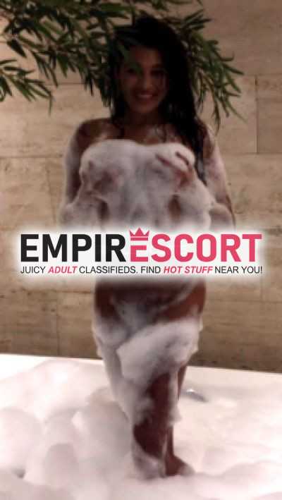 mel maceratte uma baiana atrevida e ardente do oral babadinho de deixar louco.