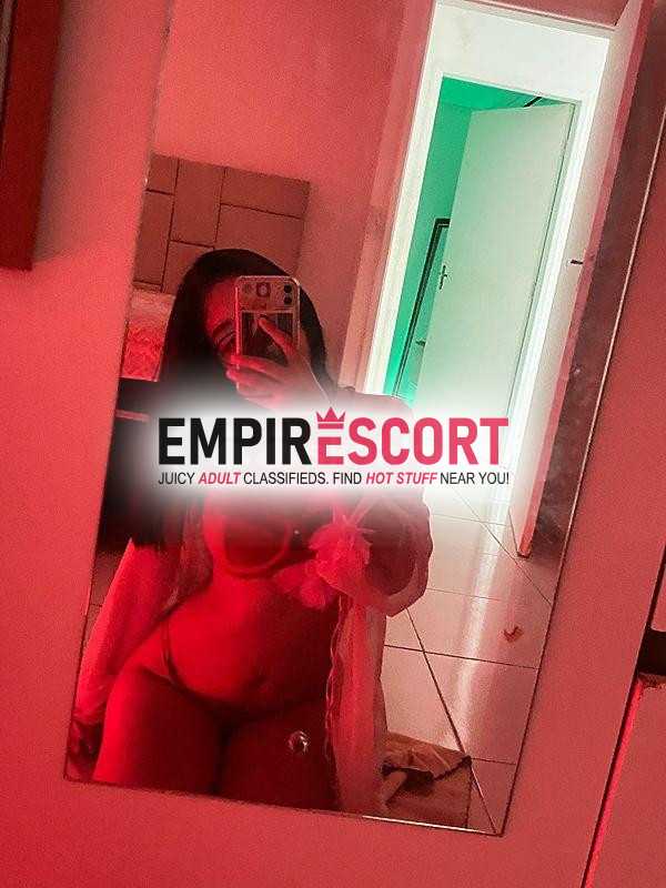 morena linda dos cabelos pretos parque 10