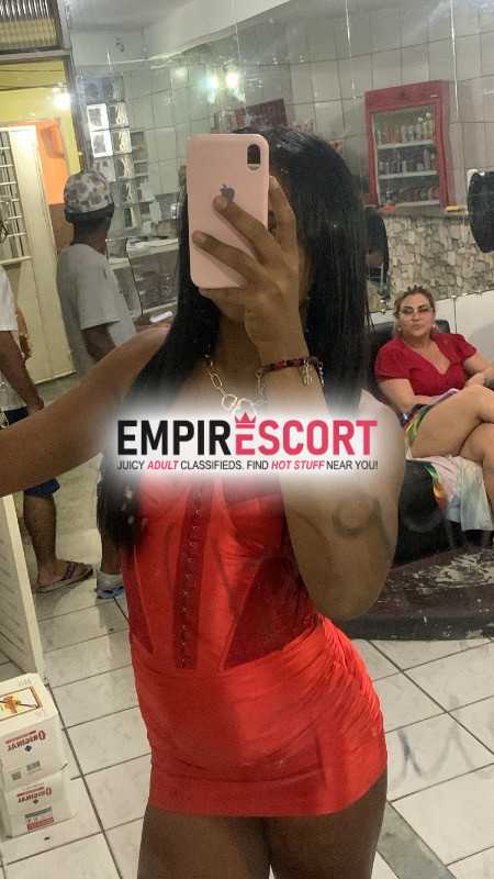 moreninha com cara de índia pronta pra satisfazer seus fetiches