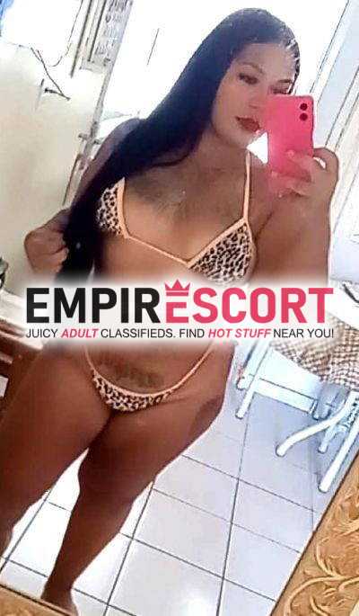 aryane uma morena tatuada com local próprio por pouco tempo.