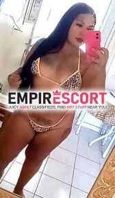aryane uma morena tatuada com local próprio por pouco tempo.