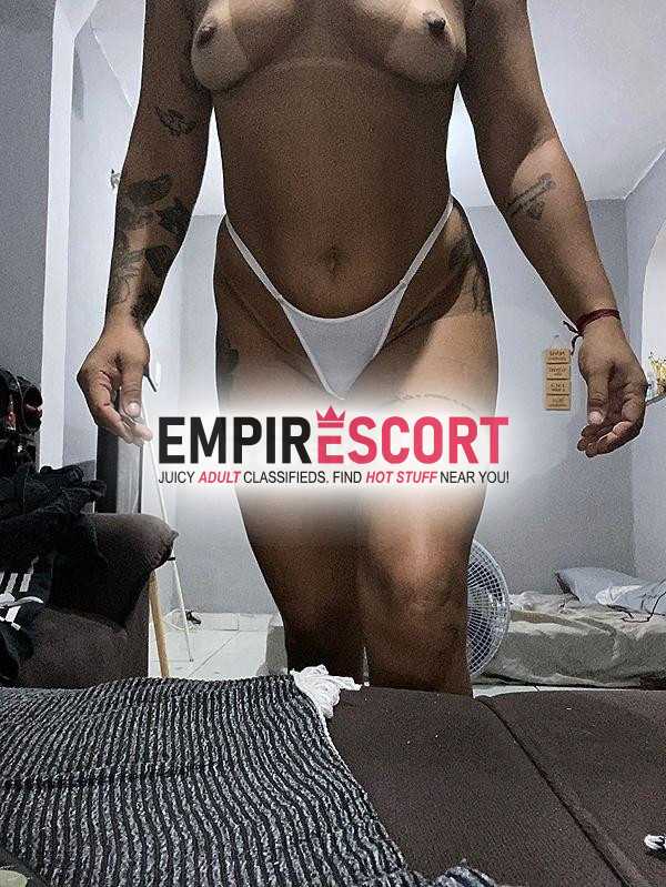 loirinha tatuada rainha do oral e escrava do anal