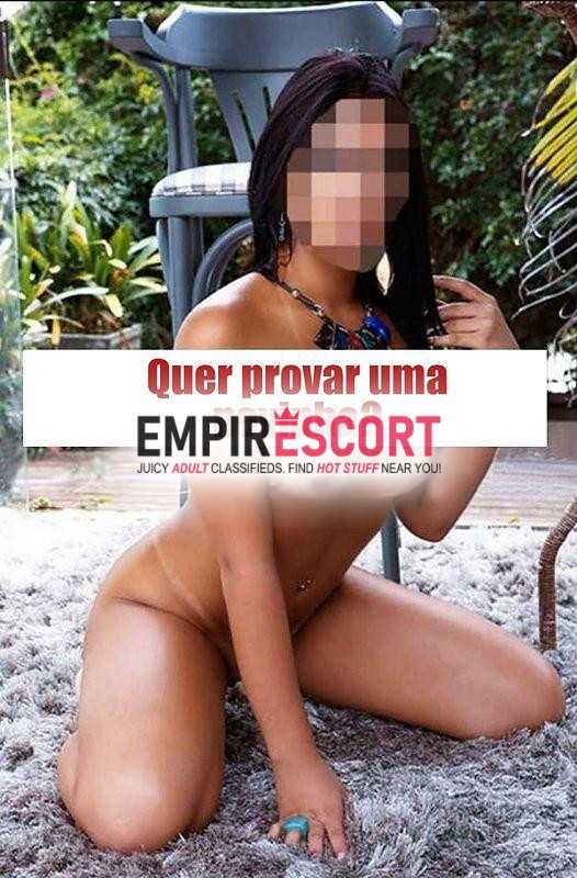 sua magrinha que ama chupar bem muito pra te deixar louco.