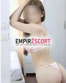 sou essa linda novinha não exponho meu rosto no site mas eu envio fotos pelo whatsapp. venha garantir um atendimento de total qualidade prometo te da