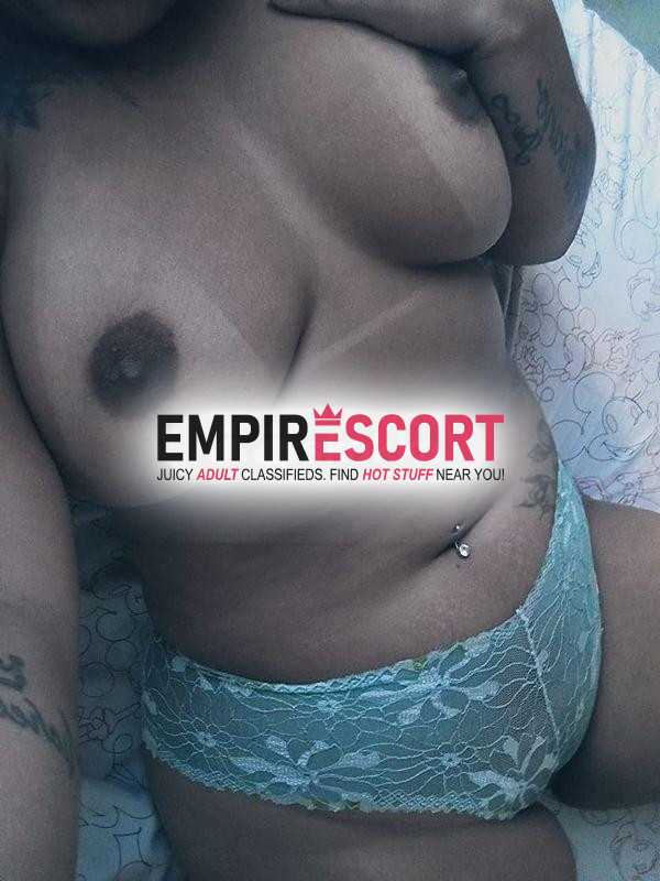 morena tatuada  sem local