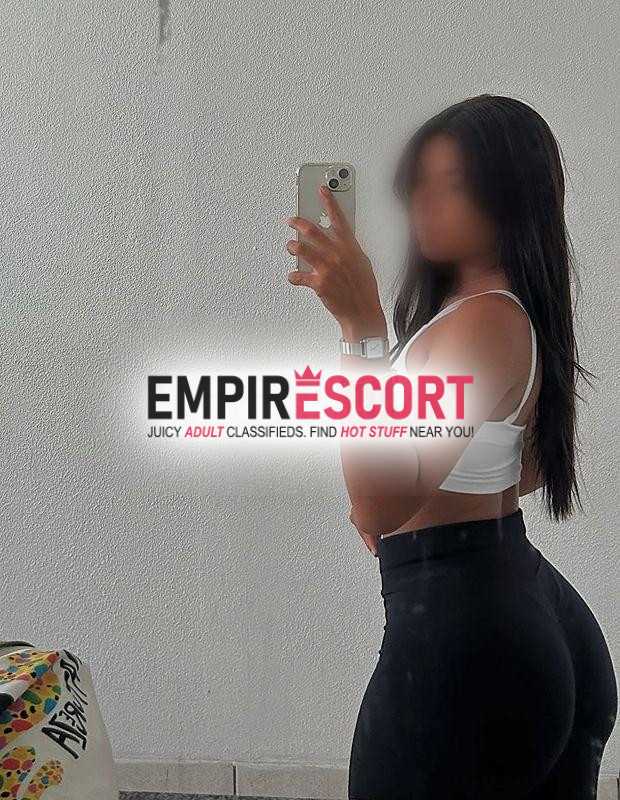 aninha morena bronzeada toda durinha . peitinho pequeno e lindo .