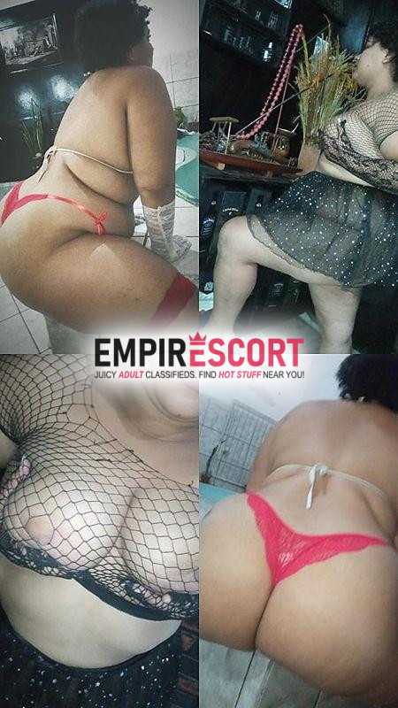moreninha com curvas