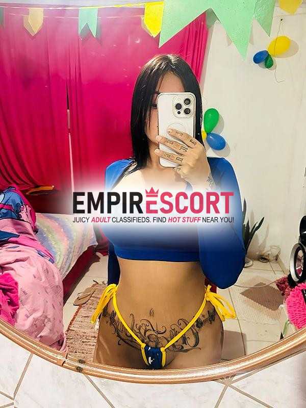 morena tatuada e siliconada gostosa em cotia