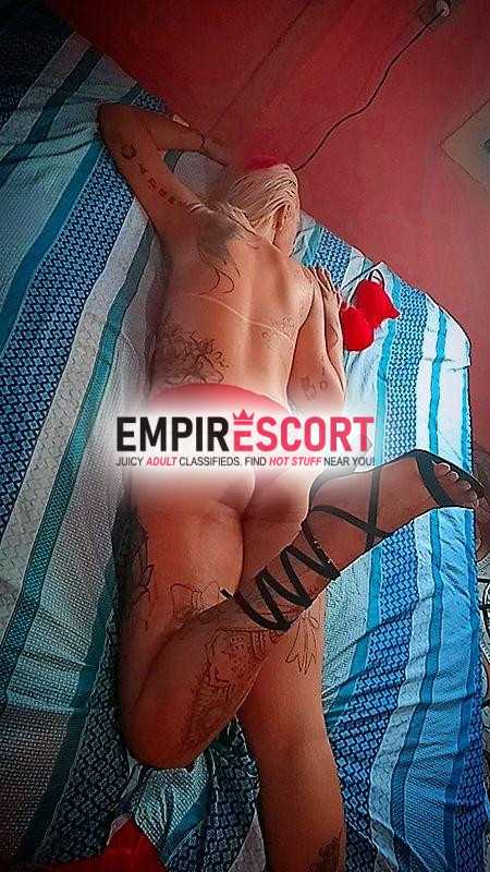 mineirinha alta tatuada
