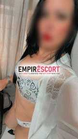 morena super apertadinha que adora um anal