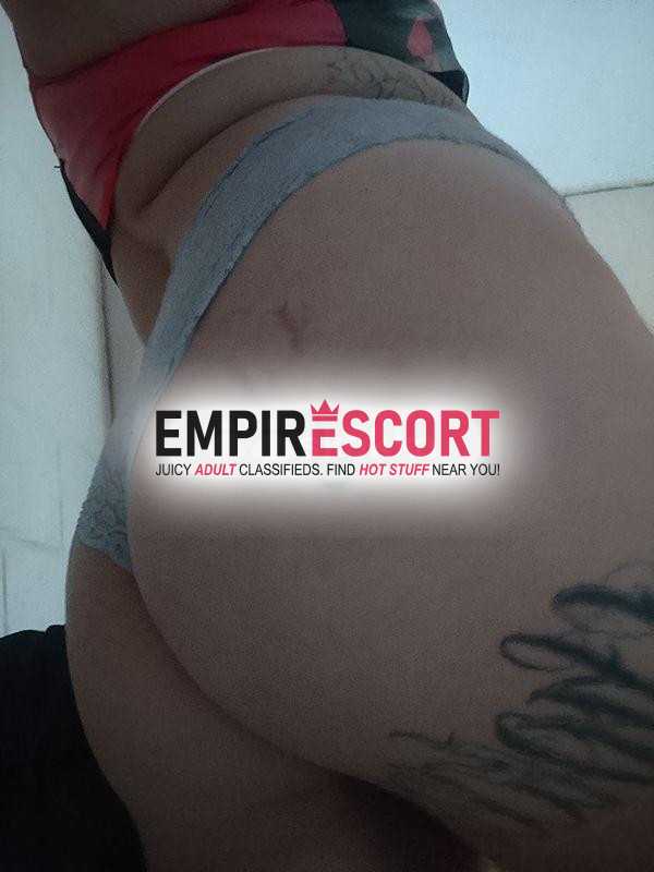 gatinha tatuada