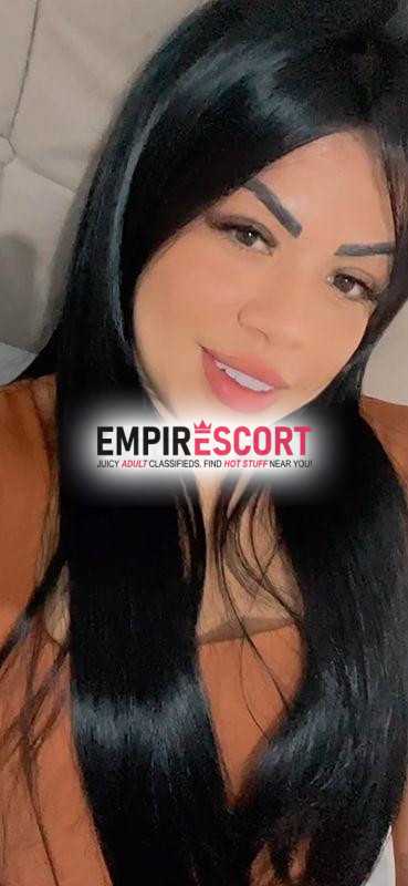 aquele grilo grande gostoso pra você chupar pernas grossa bumbum duro empinado cintura fininha cabelo preto liso