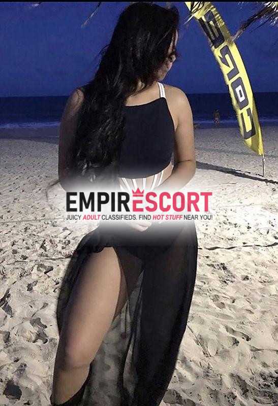 uma morena super educada estilo namorada 