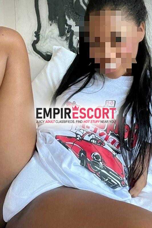 bruninha puta quente sem frescura na cidade 💃